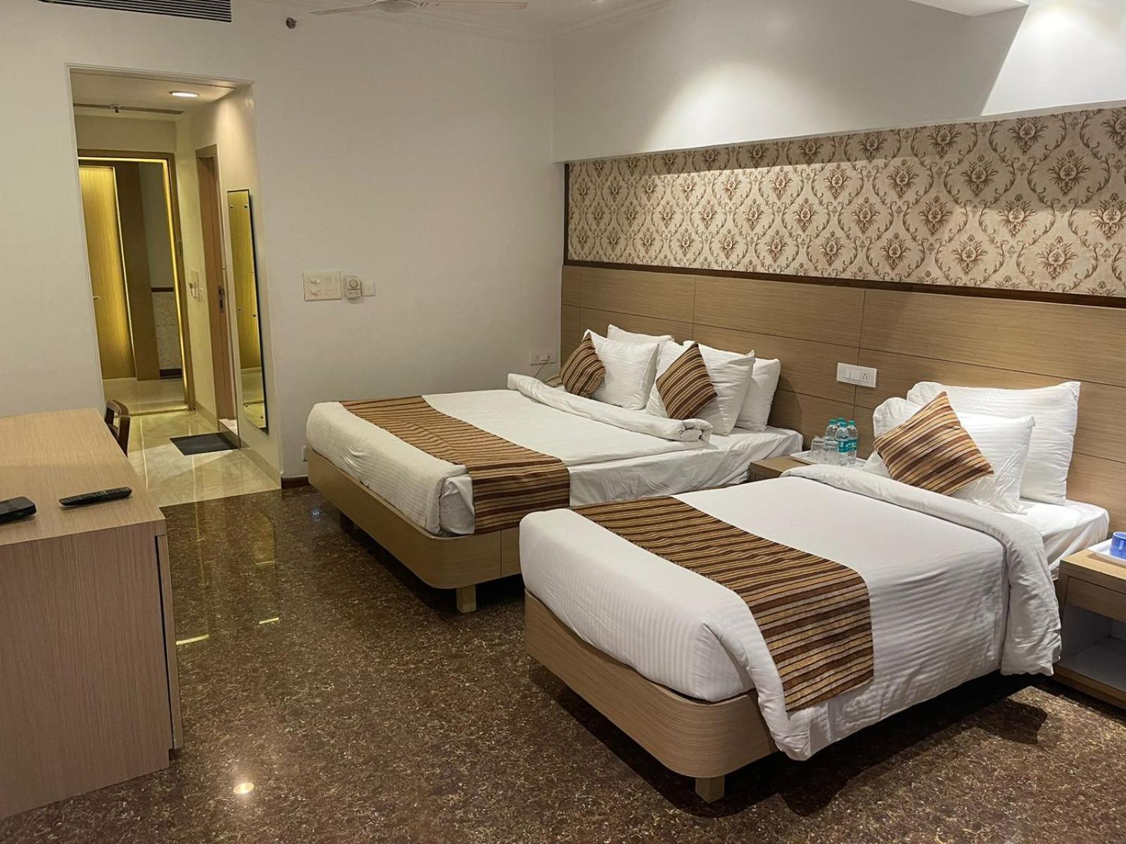 Hotel Amer Green'S Bhopal Buitenkant foto