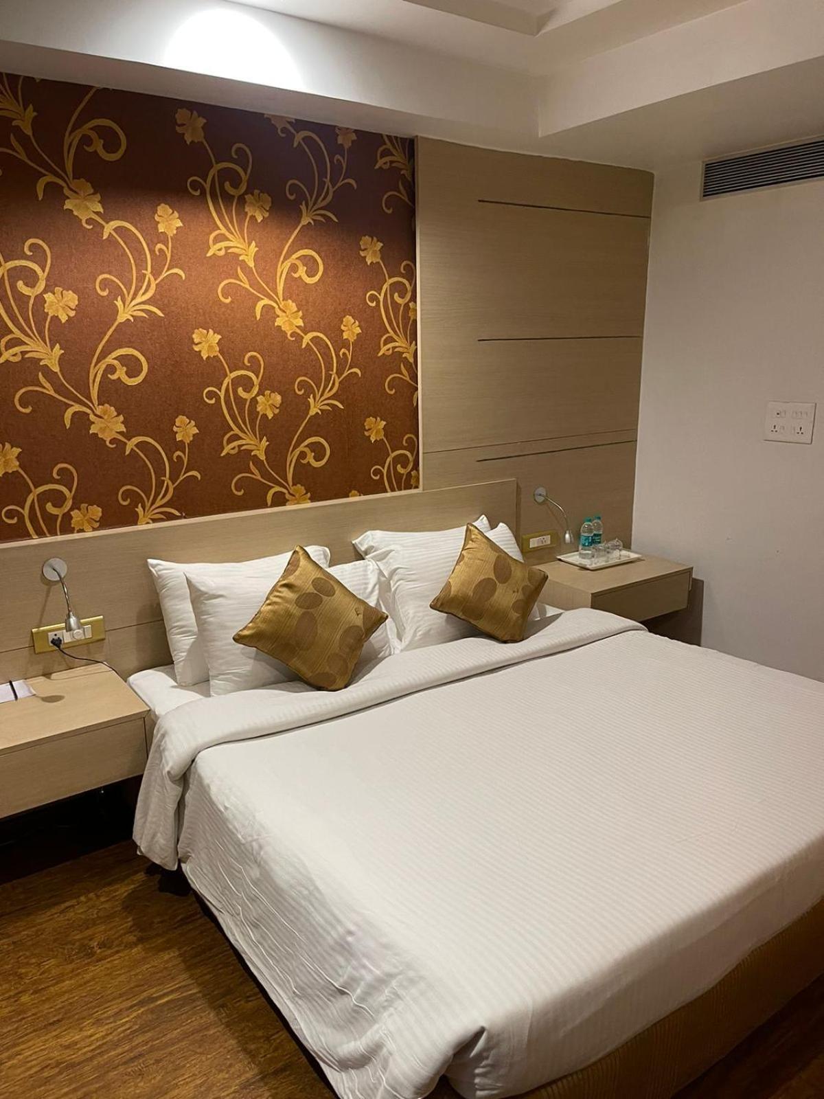Hotel Amer Green'S Bhopal Buitenkant foto
