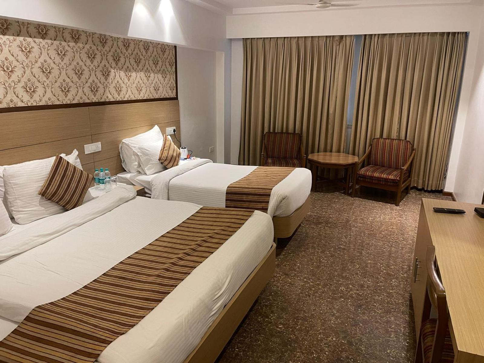 Hotel Amer Green'S Bhopal Buitenkant foto