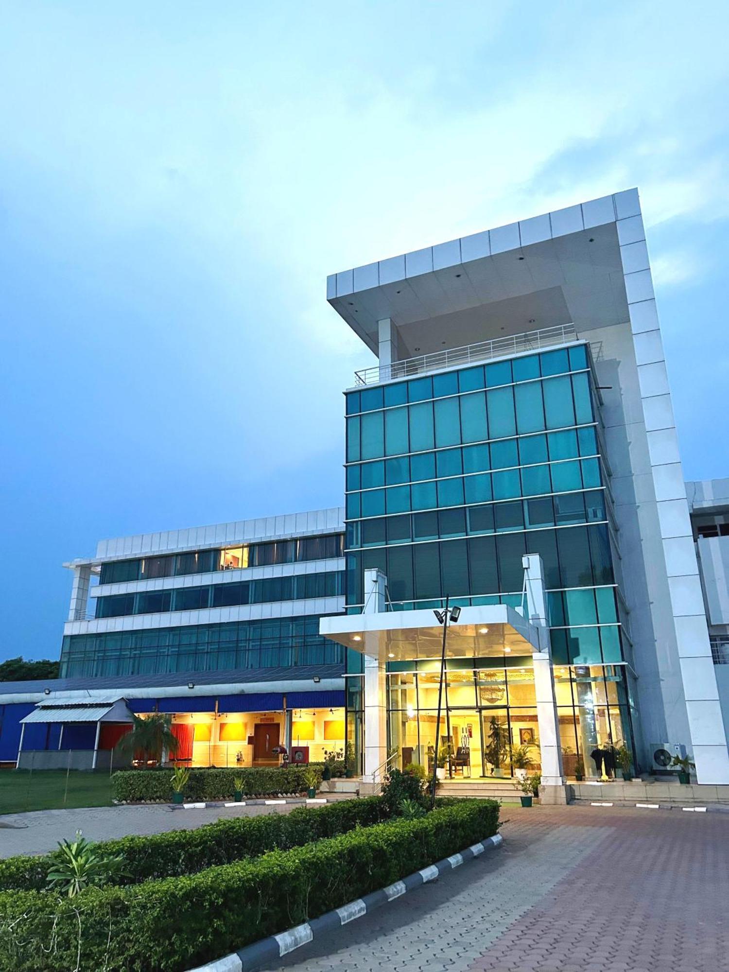 Hotel Amer Green'S Bhopal Buitenkant foto