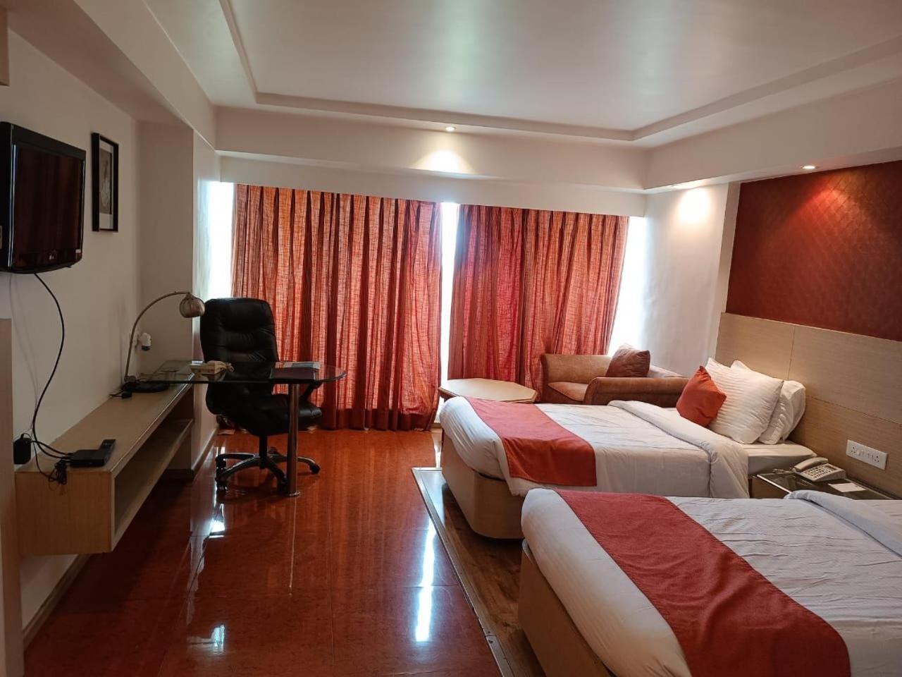 Hotel Amer Green'S Bhopal Buitenkant foto