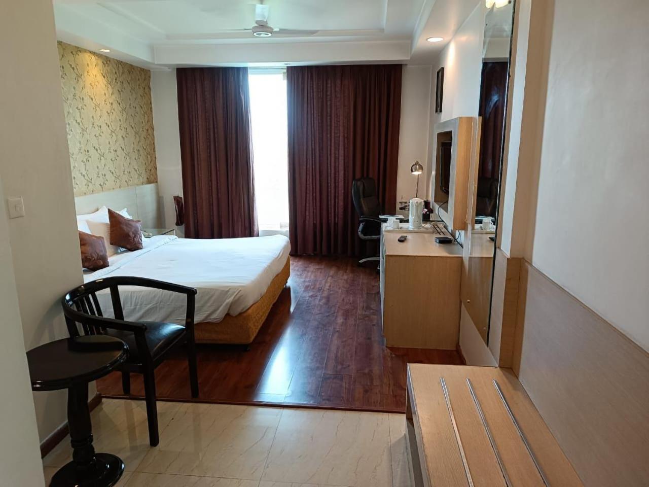 Hotel Amer Green'S Bhopal Buitenkant foto
